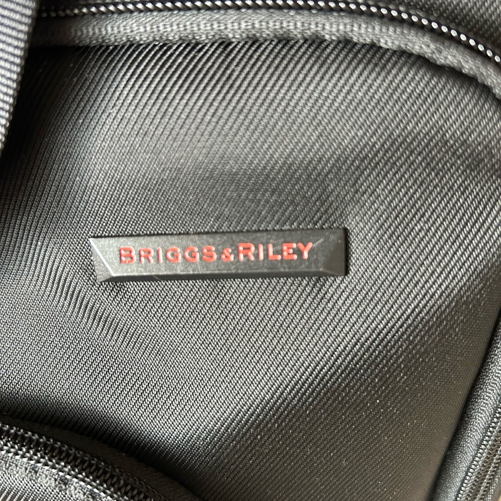 Briggs & Riley Black Men's Computer Travel Bag for 17” NWOT - Picture 2 of 9